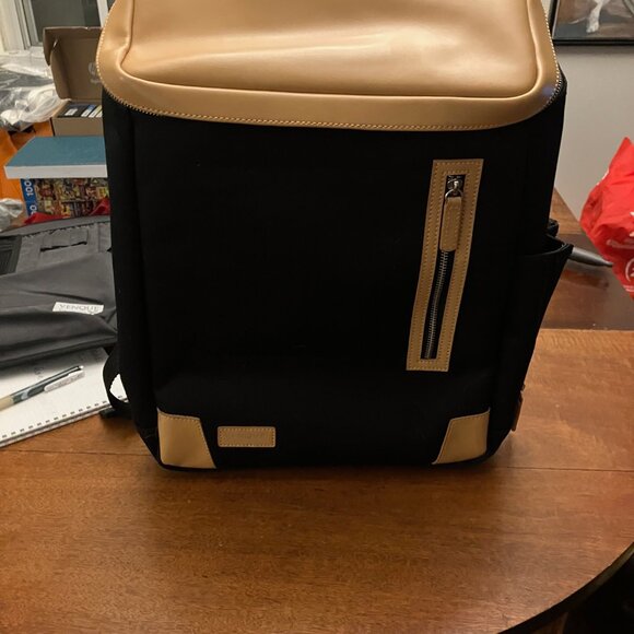 venque Other - NEW Venque Amsterdam Leather Backpack travel black tan camel unisex laptop rare